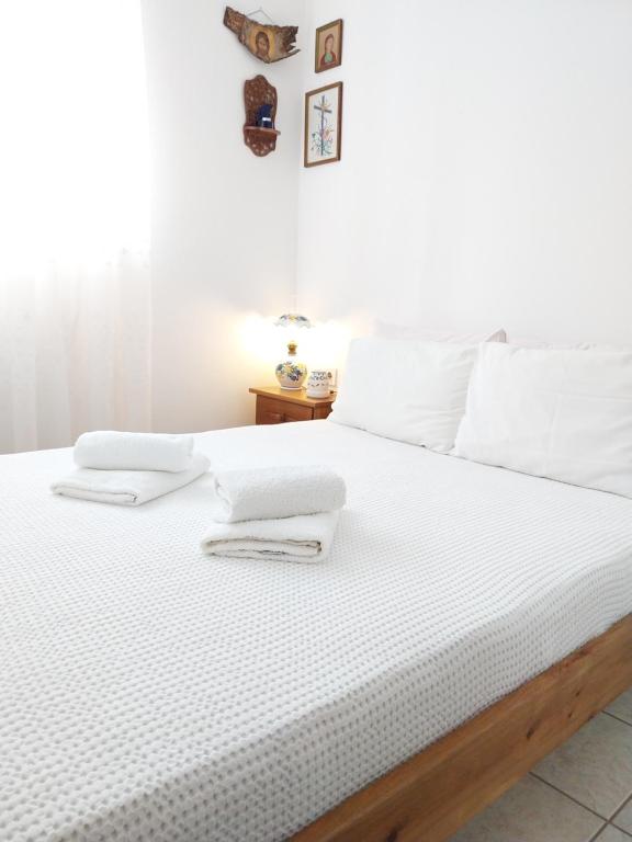 Bedroom at Kasi's Nature Home