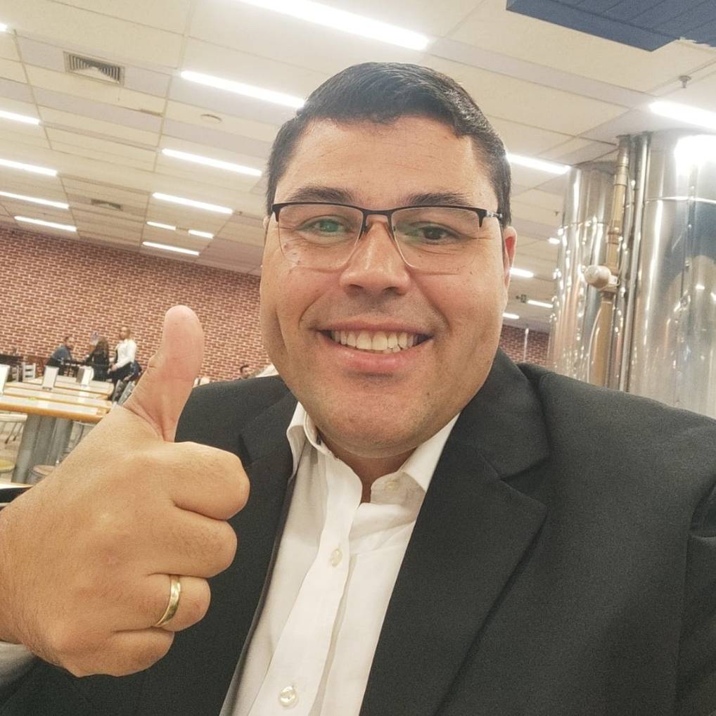 Adriano Vicente Freitas da Silva