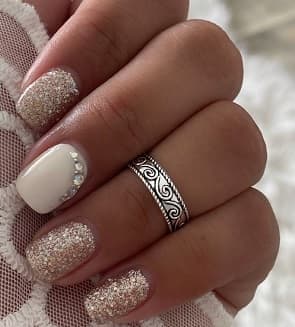 Anillo midi falange de plata con detalle de olas y bordes trabajados