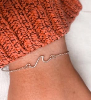 Pulsera de plata con ola unida