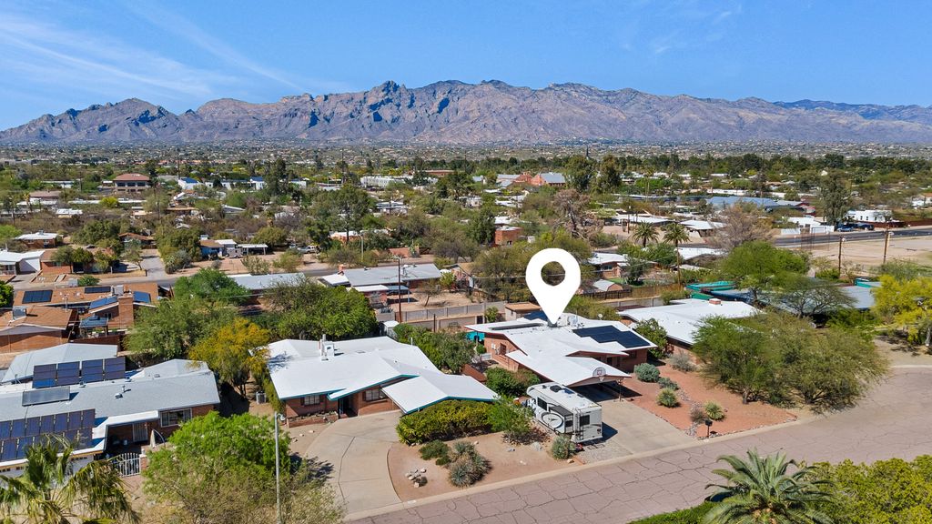 2241 E La Madera Dr, Tucson, AZ 85719-photos by kccreativedesign.com-1