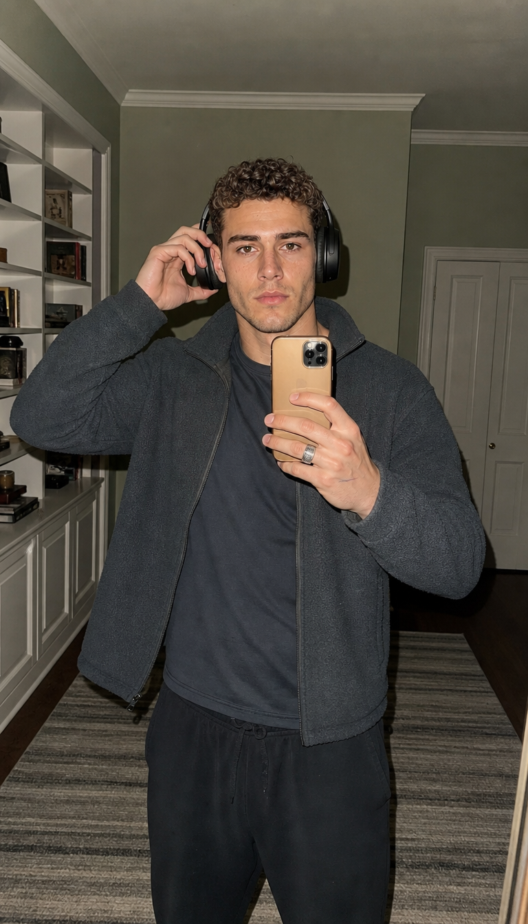 I take off my earphone. 1