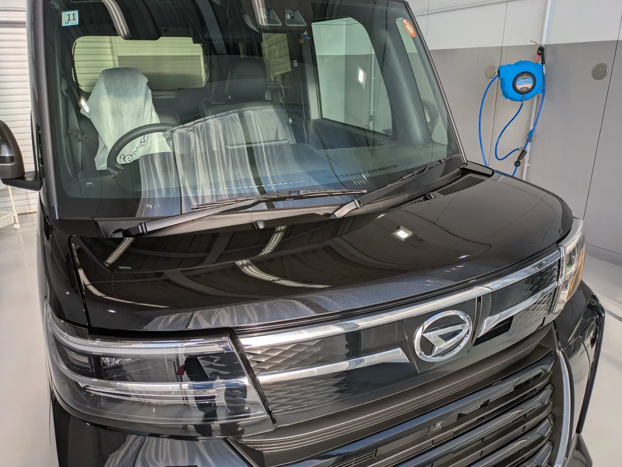 ダイハツ タントにダイヤIIキーパーを施工したブラック・濃色系の軽自動車ガラスコーティング事例