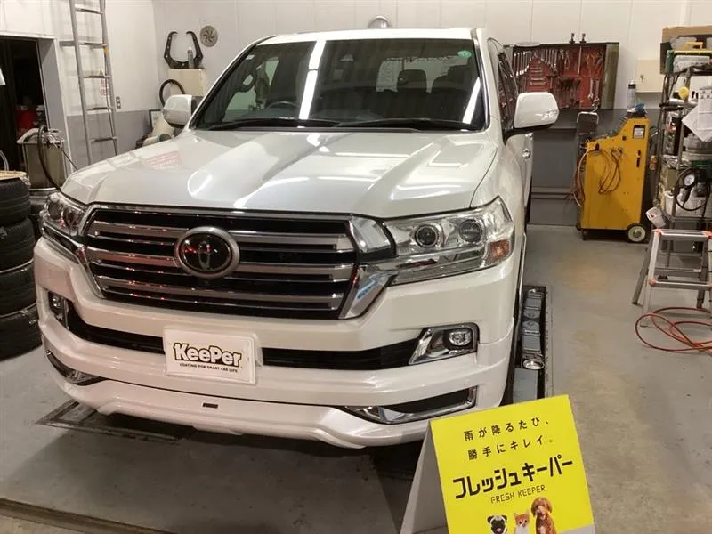 トヨタランドクルーザー200へのフレッシュキーパー施工、SUV・クロカン中古車・経年車ホワイト系にガラスコーティング