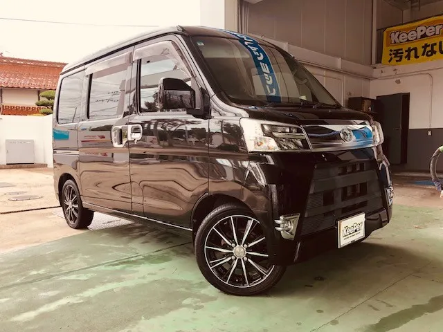 ダイハツ ハイゼットカーゴにクリスタルキーパーを施工、軽自動車の輝きを保護。