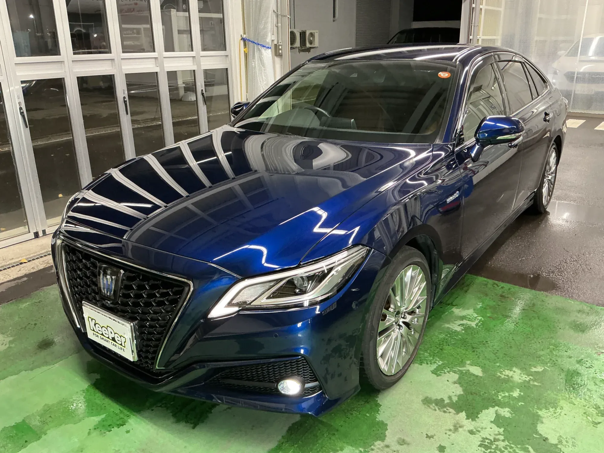 トヨタ クラウン ブラック・濃色系セダンにダイヤⅡキーパープレミアムを施工