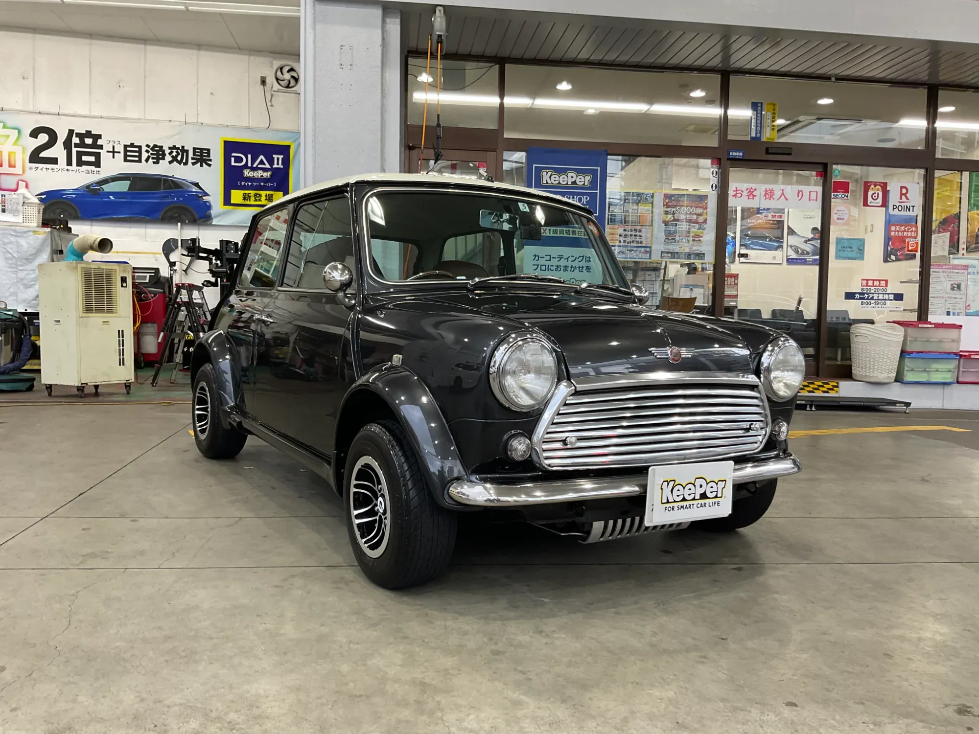 ミニミニへのフレッシュキーパー施工。輸入車・外車、シルバー・グレー系、ガラスコーティング、撥水仕上げ。