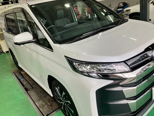 トヨタ ノアへのガラスコーティング「フレッシュキーパー」施工事例、新車ミニバンに最適