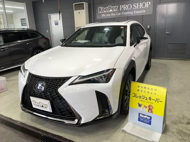 レクサスUX300hへのフレッシュキーパー施工、SUV・クロカン・ホワイト系中古車にガラスコーティング。