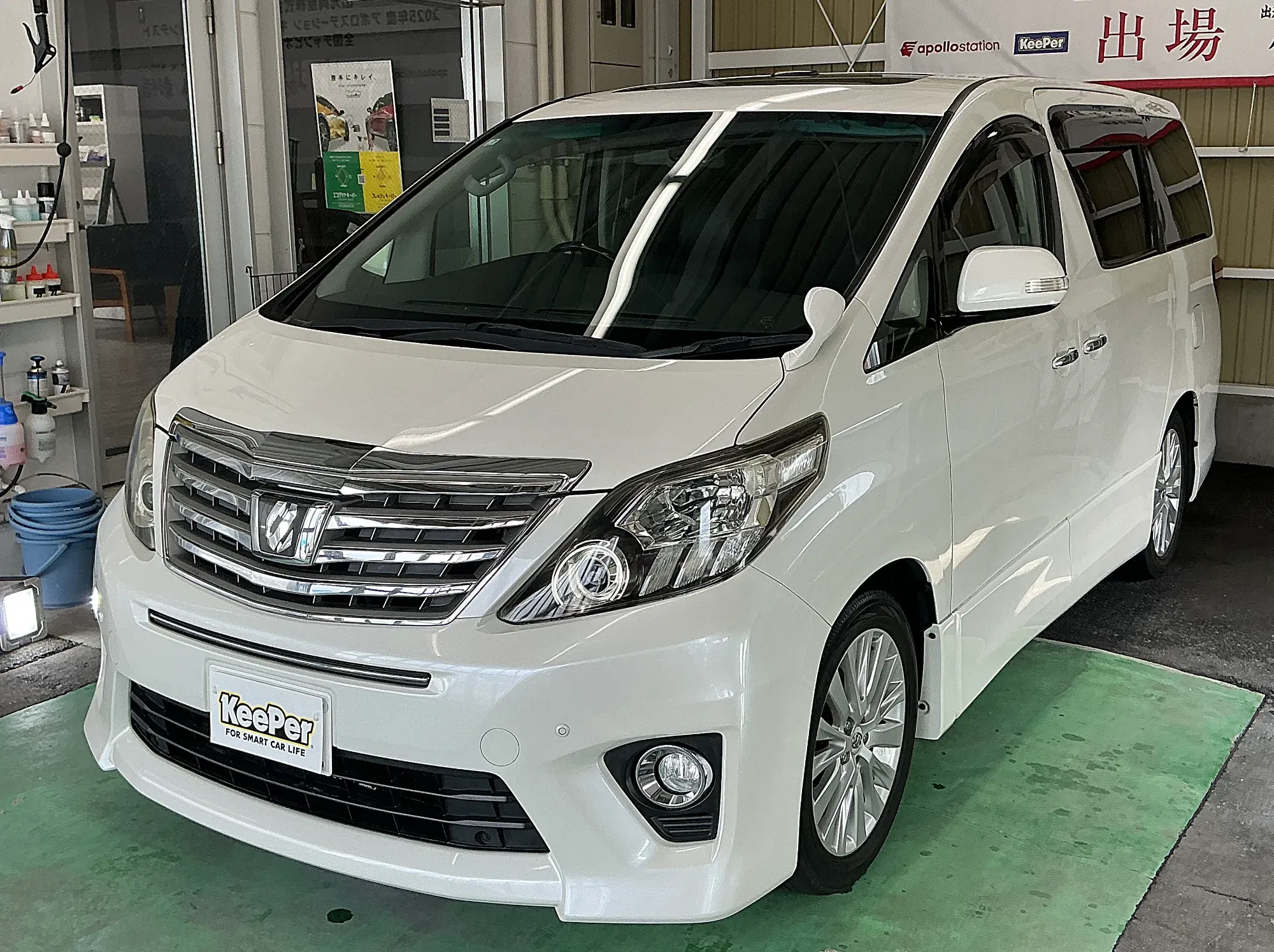トヨタ アルファード中古車・経年車へのフレッシュキーパーガラスコーティング施工例（ホワイト・淡色系ミニバン）
