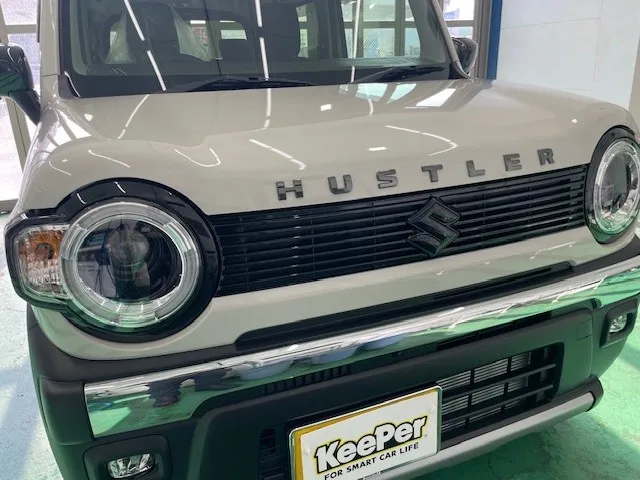 スズキ ハスラーにクリスタルキーパーを施工した軽自動車、シルバー・グレー系のガラスコーティング事例。