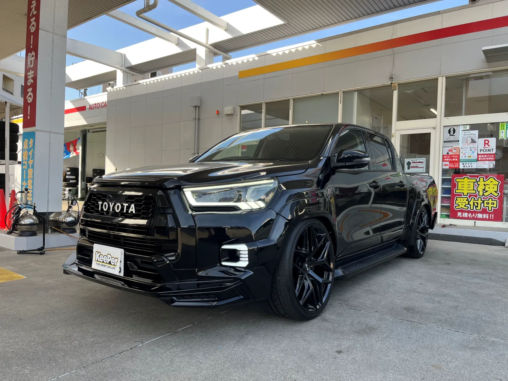 トヨタハイラックスのダイヤⅡキーパー施工事例、SUV・クロカン中古車・経年車、ブラック・濃色系、傷消し研磨、撥水仕上げ