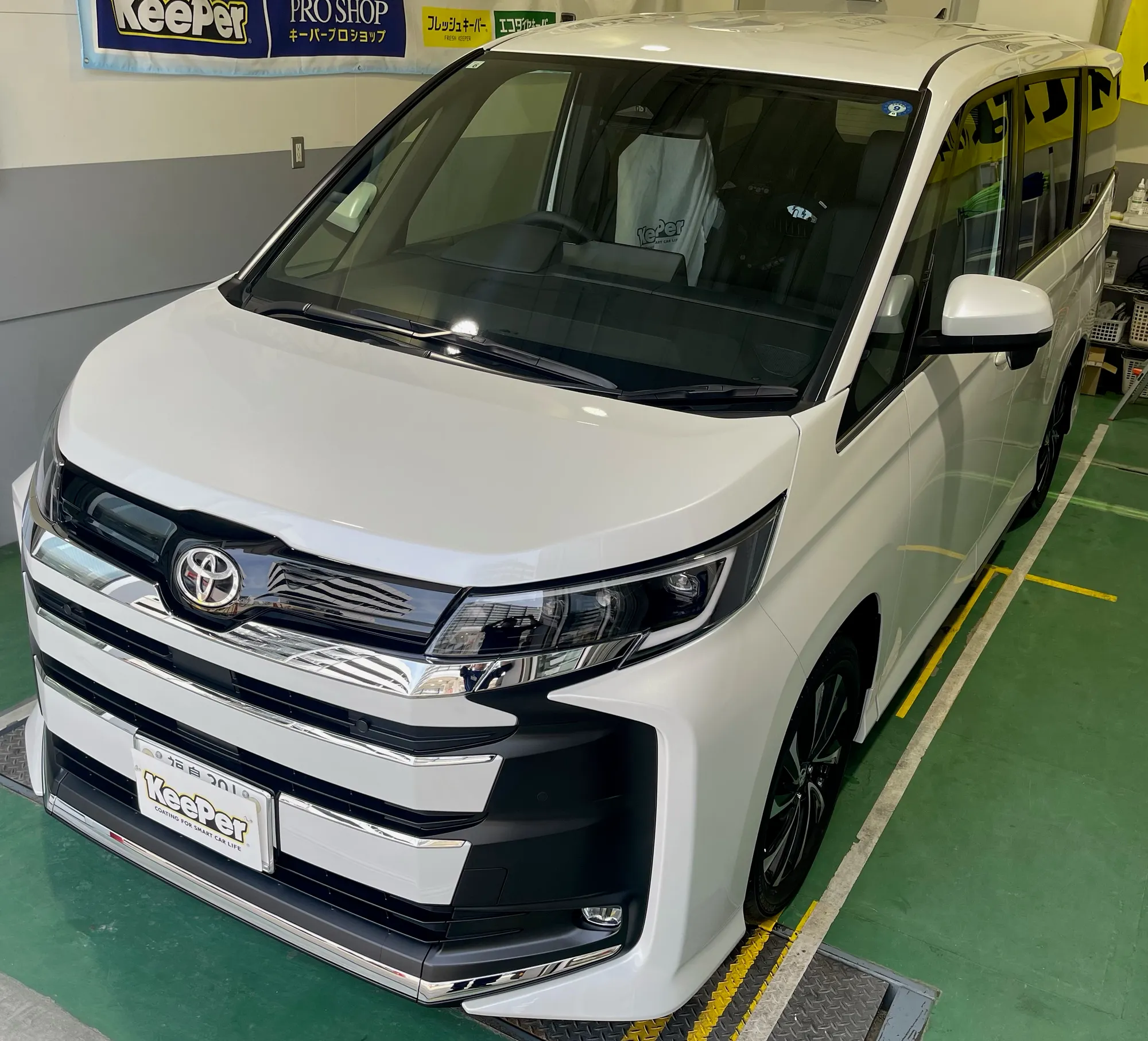 トヨタ　ノアのカーコーティング施工事例
