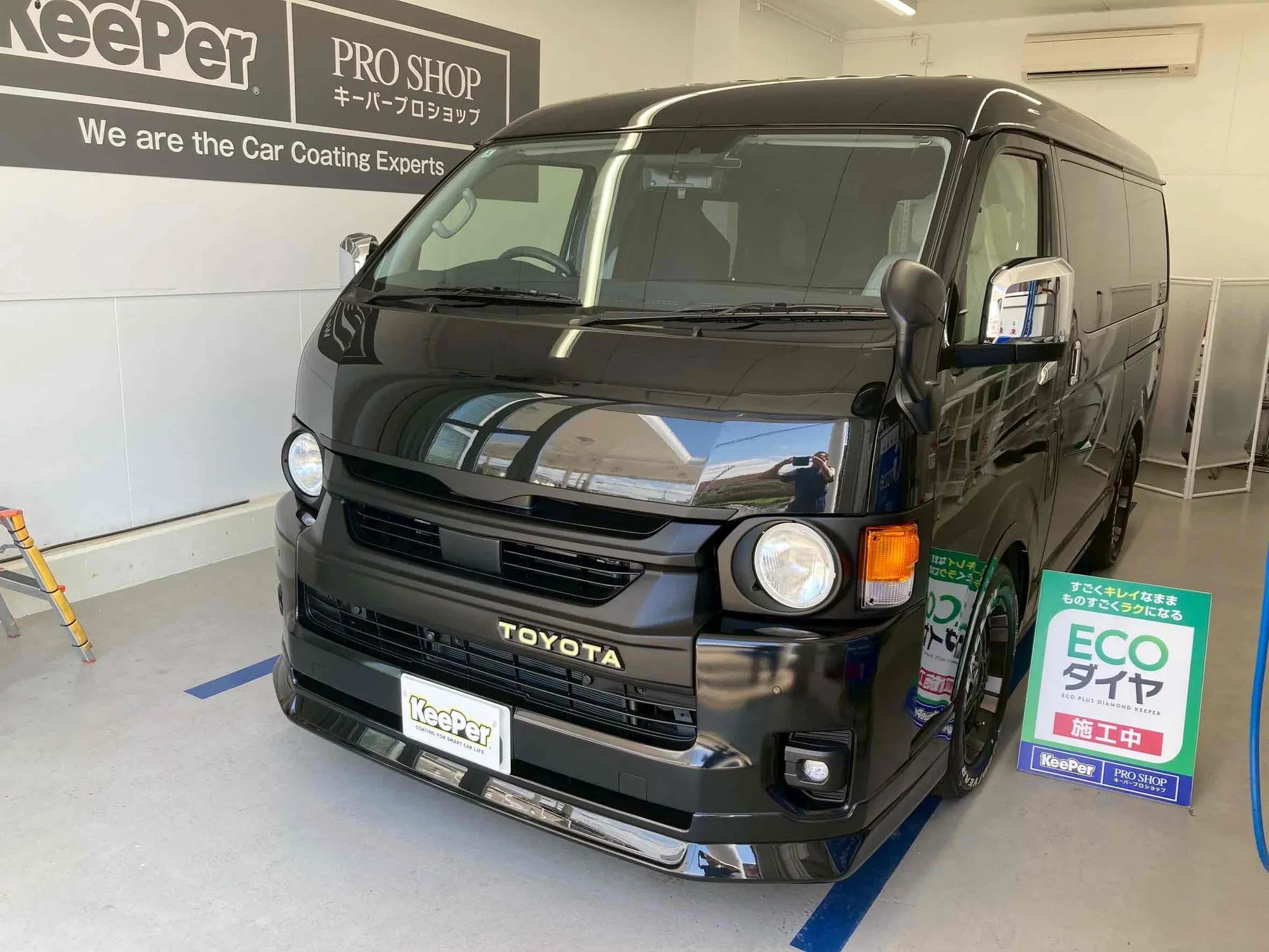 トヨタ　ハイエースのカーコーティング施工事例