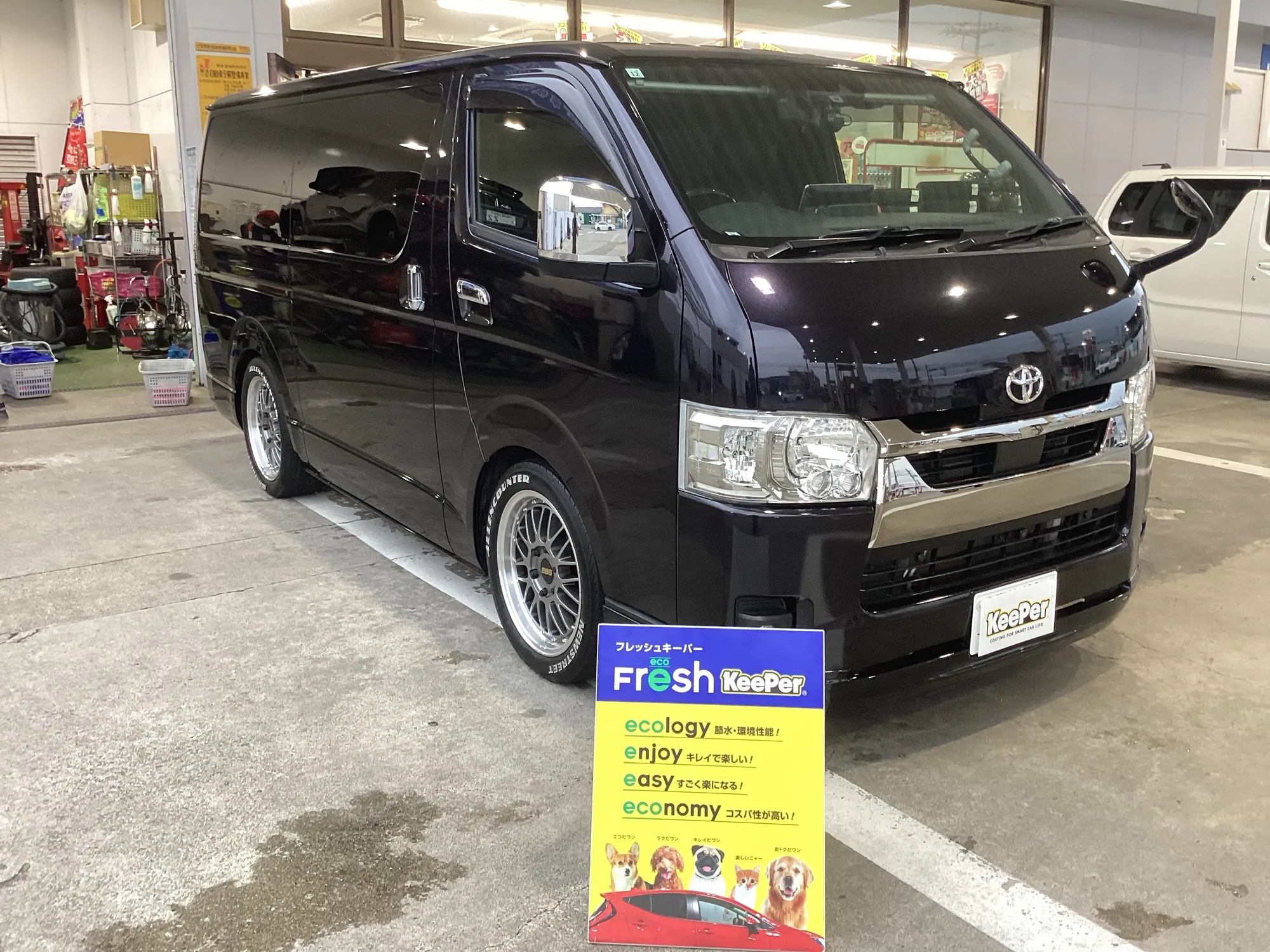 トヨタ　ハイエースのカーコーティング施工事例