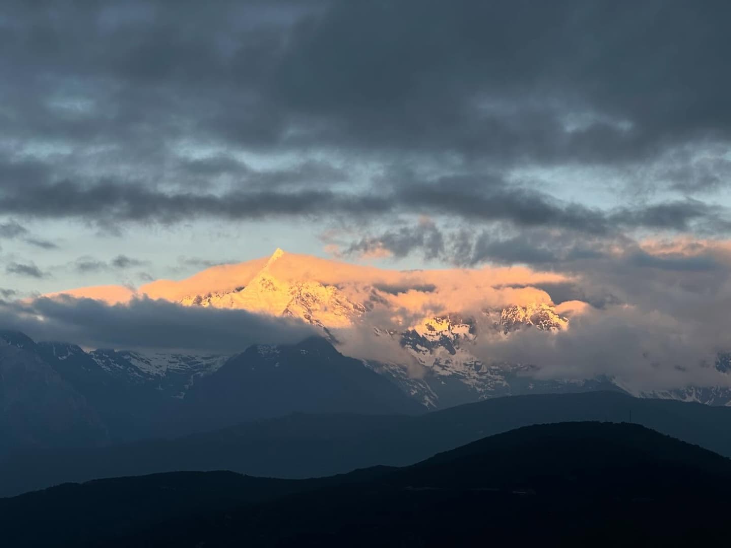 Sunlit golden mountain 🏔️