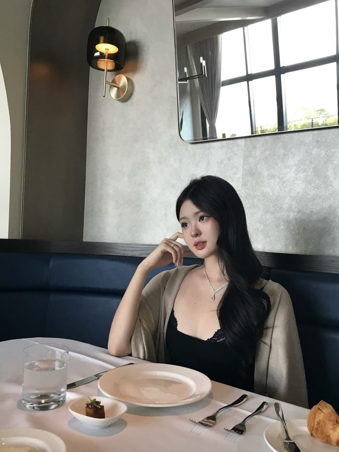 I'm starving! What's good to eat around here?