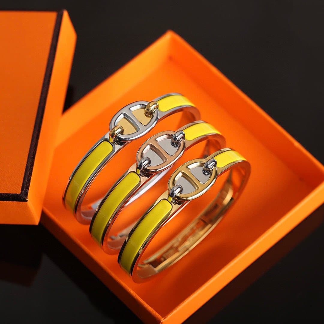 Hermès Pig Nose Bracelet Share 2