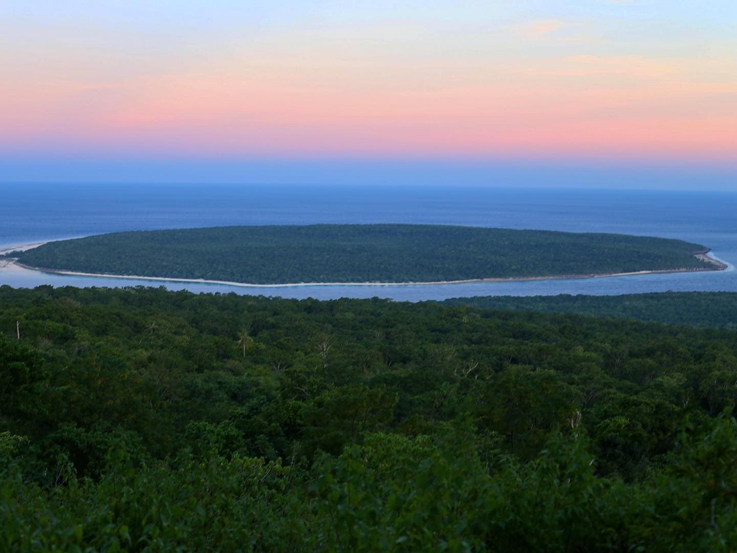 Jaco Island: Sunrise, Sunset, and Twilight 2