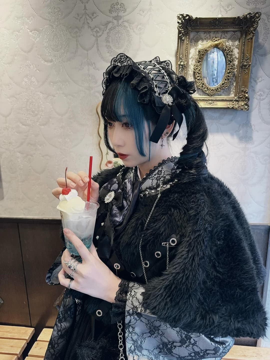 One-day only 🖤 2
