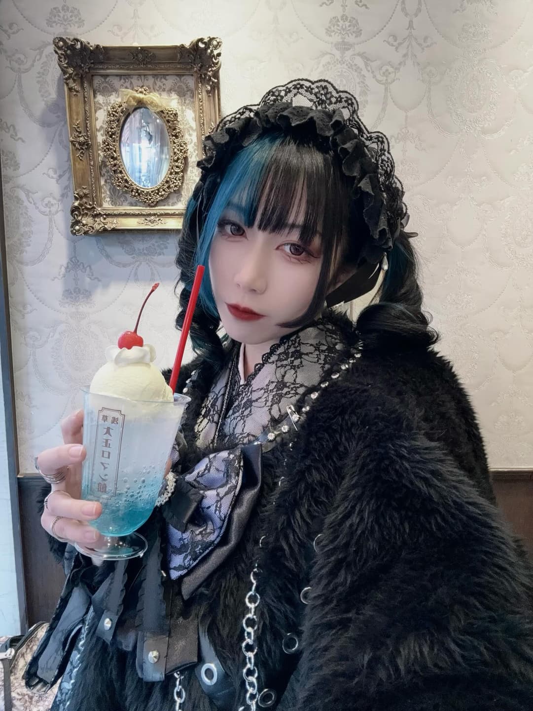 One-day only 🖤 3