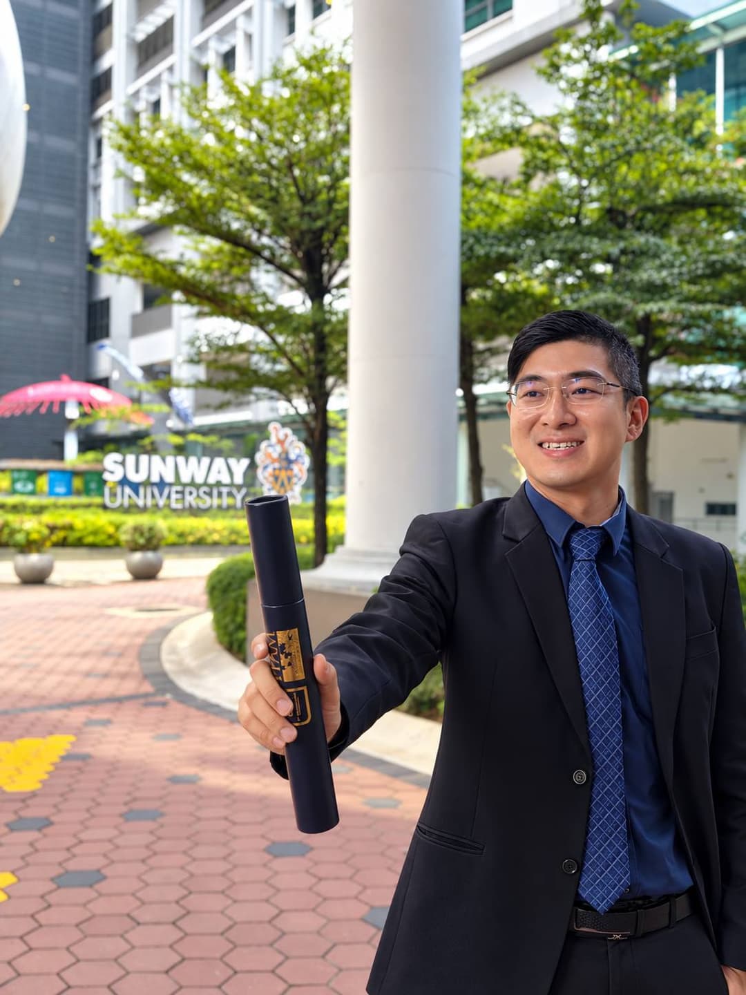 Graduated successfully! My journey to becoming a financial advisor 5