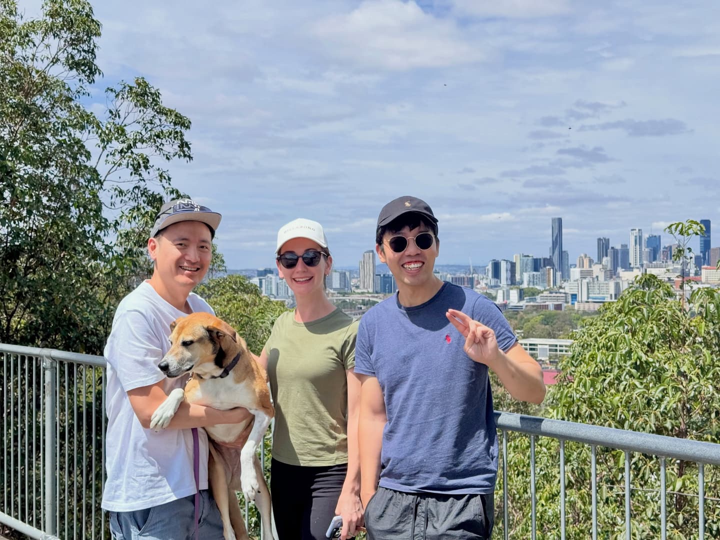 ☀️ 🐕 🏙️