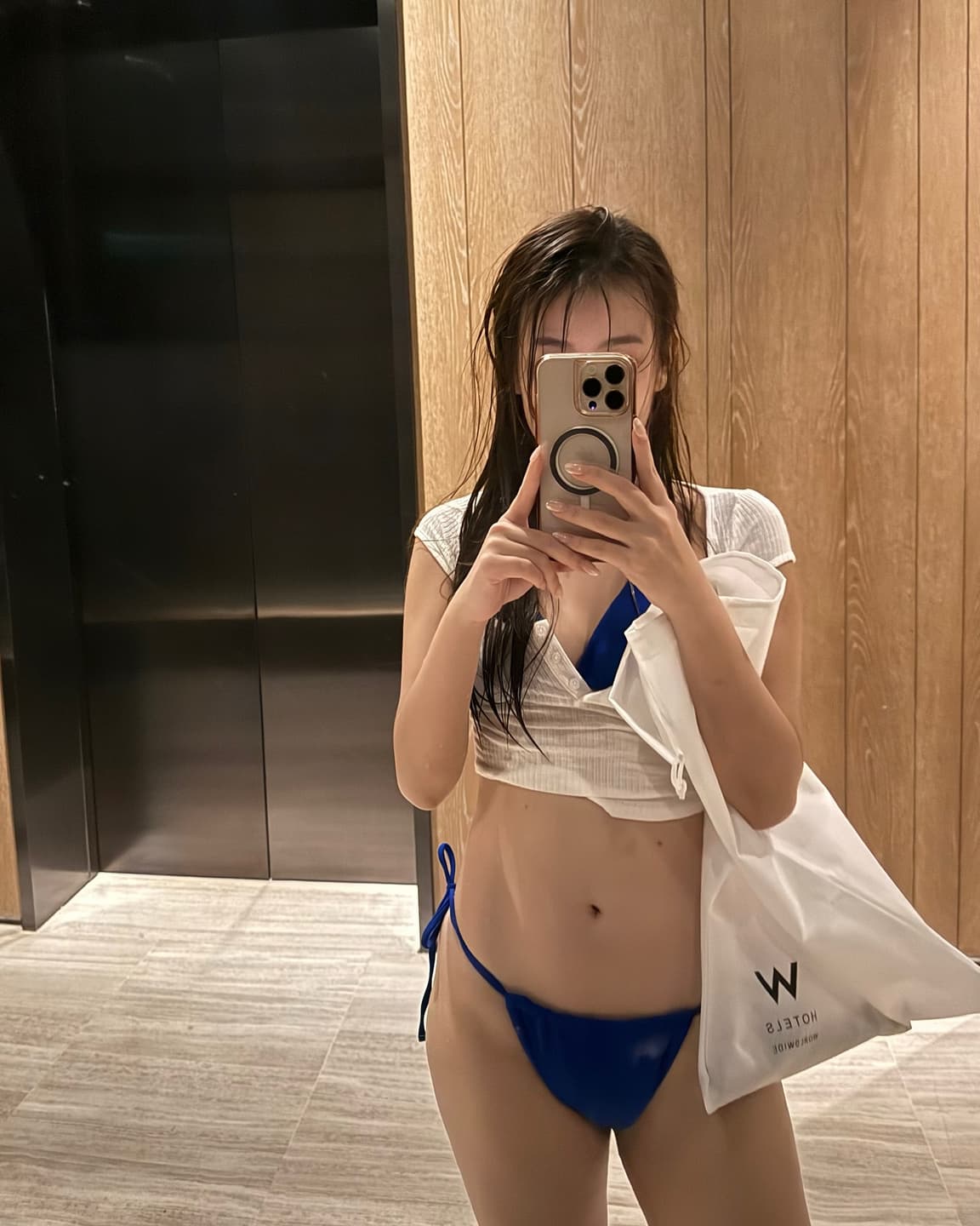Wearing too much in summer is a waste 😛 ☀️☀️☀️ 5