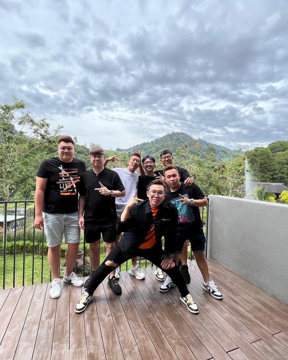 We'll meet again at the peak of the mountains. 5
