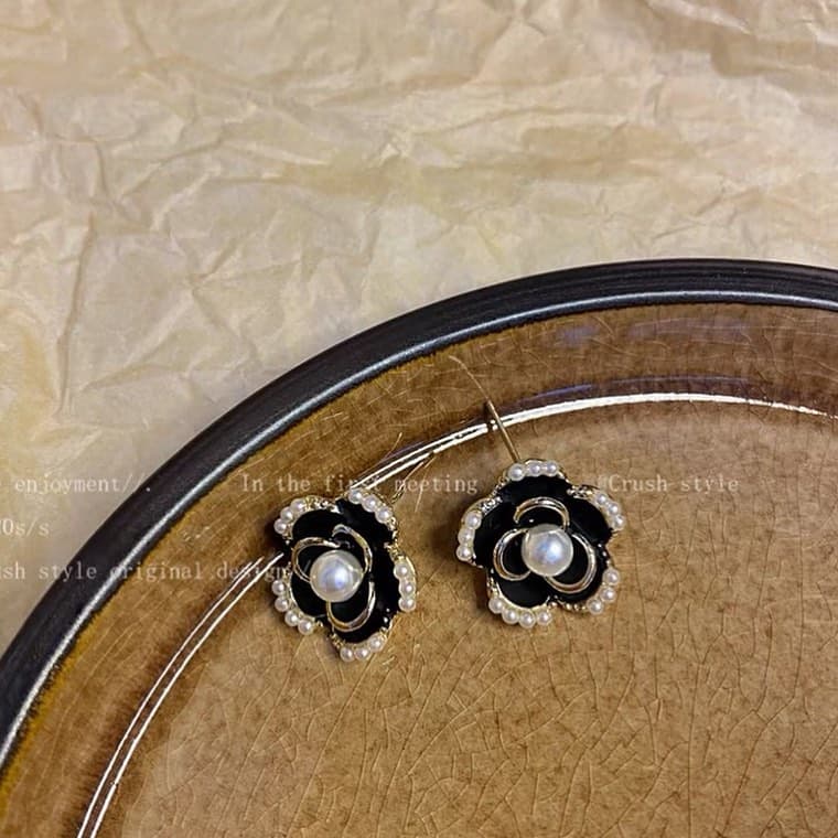 Camellia Earring Location Map