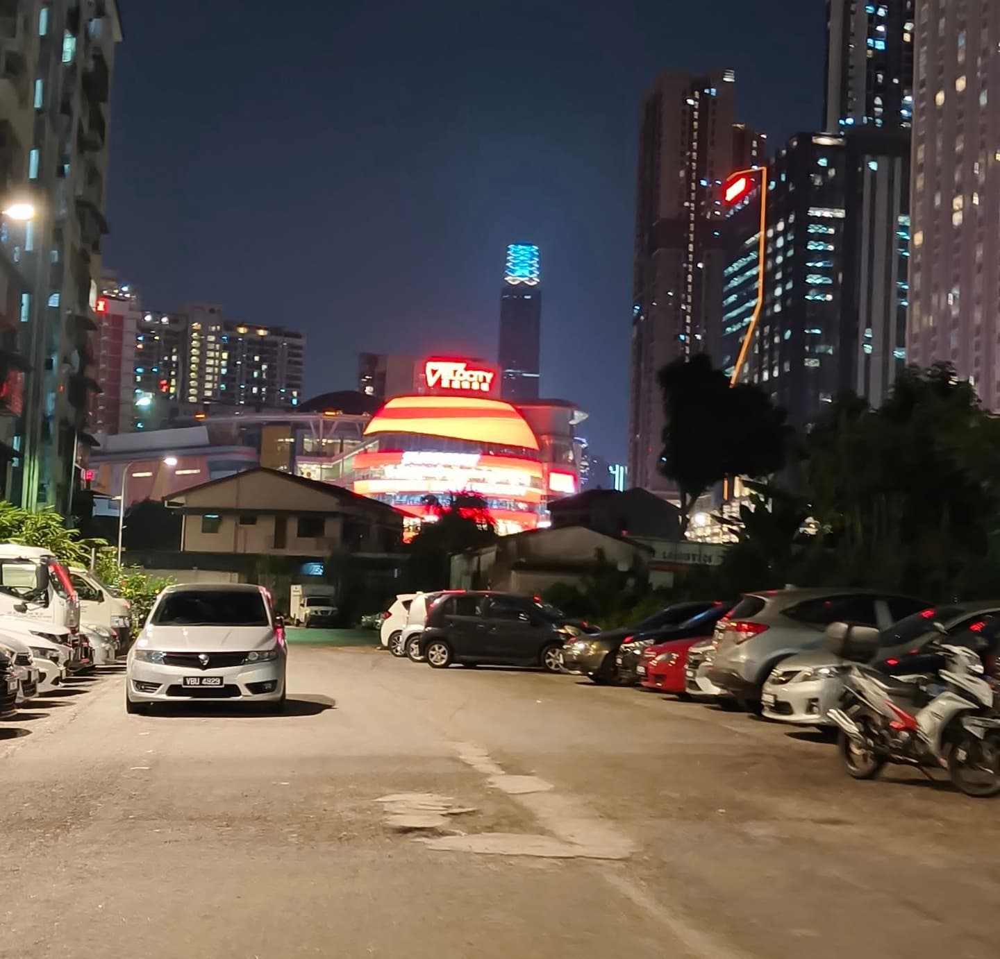 My Oppo Reno14 
Pro Kuala Lumpur night photos 6