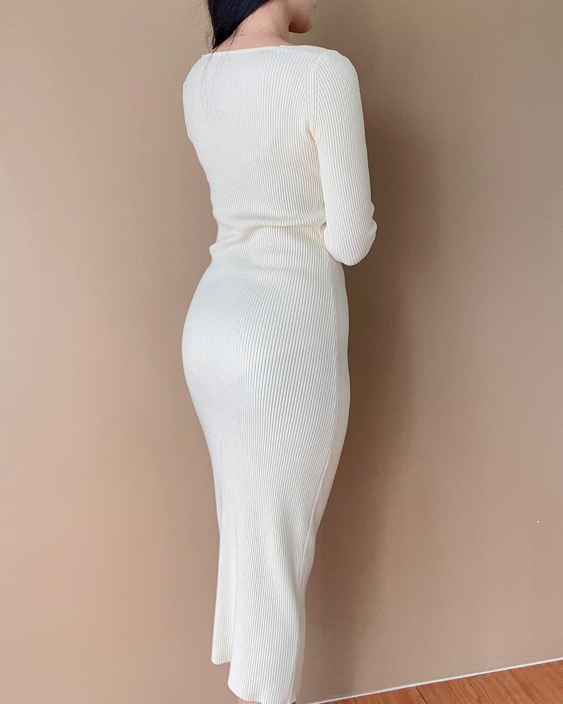 Square-neck split knit dress in stock 4