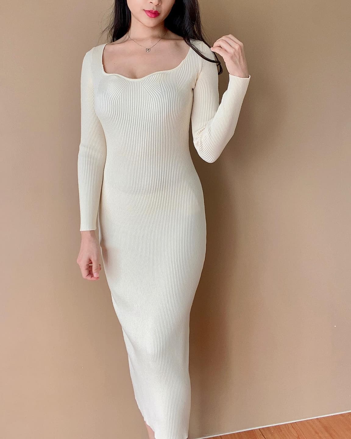Square-neck split knit dress in stock 7