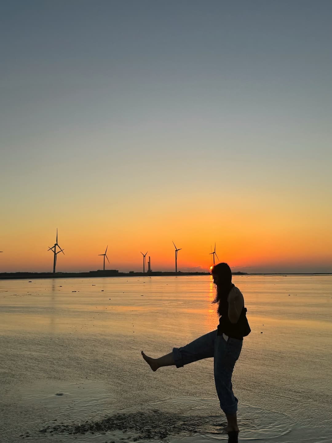 👣 Vibing with the sunset 🌅 3