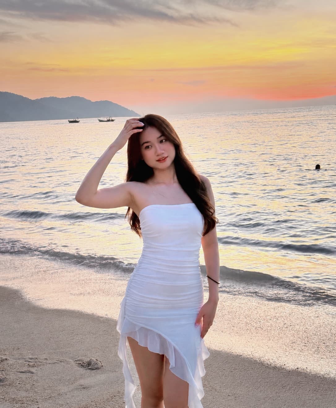 Soft Sunset🧡💛🌊