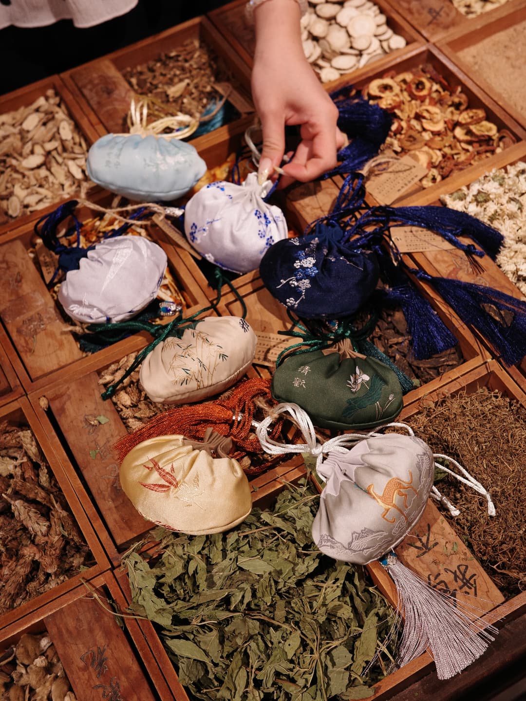Shaxi Little Shop and Intangible Cultural Heritage Tour 8