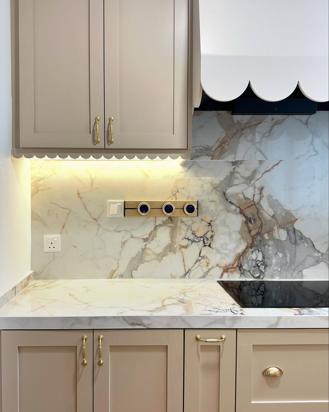 Beautiful Flat Cabinetry Ideas 4