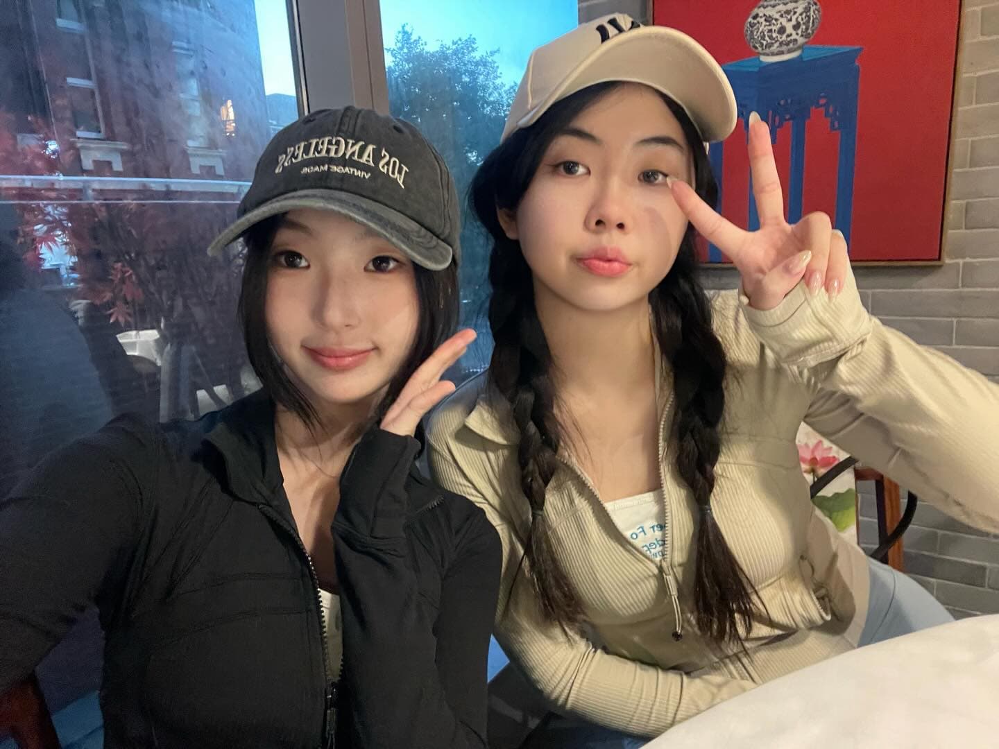 I'm looking for a hat. 3