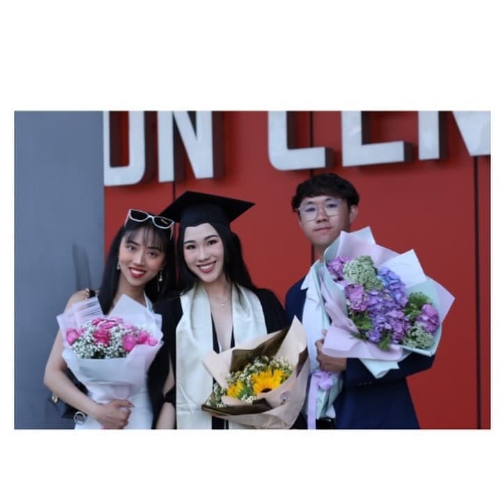 Double Graduation, Double 4