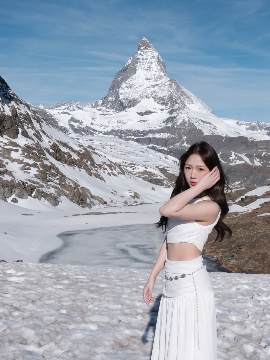 Matterhorn and the beautiful frozen lake 6