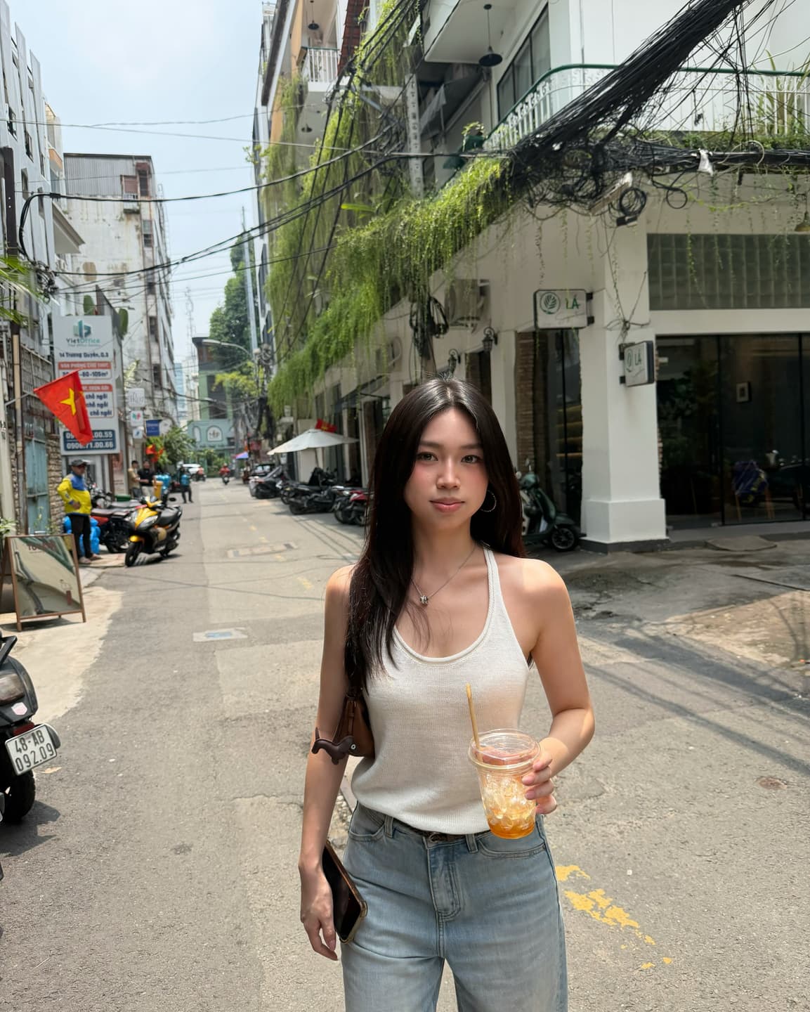 Hi 🇻🇳 :) 8