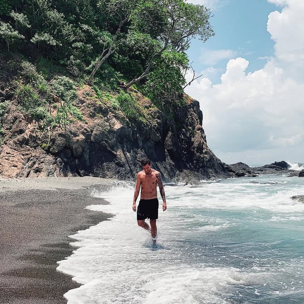 Cairns: Your Tropical Escape Map 2