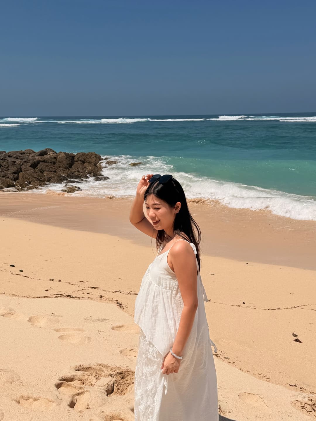 Hey everyone, I'm looking for some awesome beach and nature spots! Think beautiful rocks 2