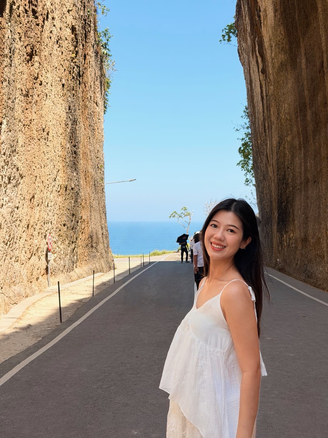 Hey everyone, I'm looking for some awesome beach and nature spots! Think beautiful rocks 3