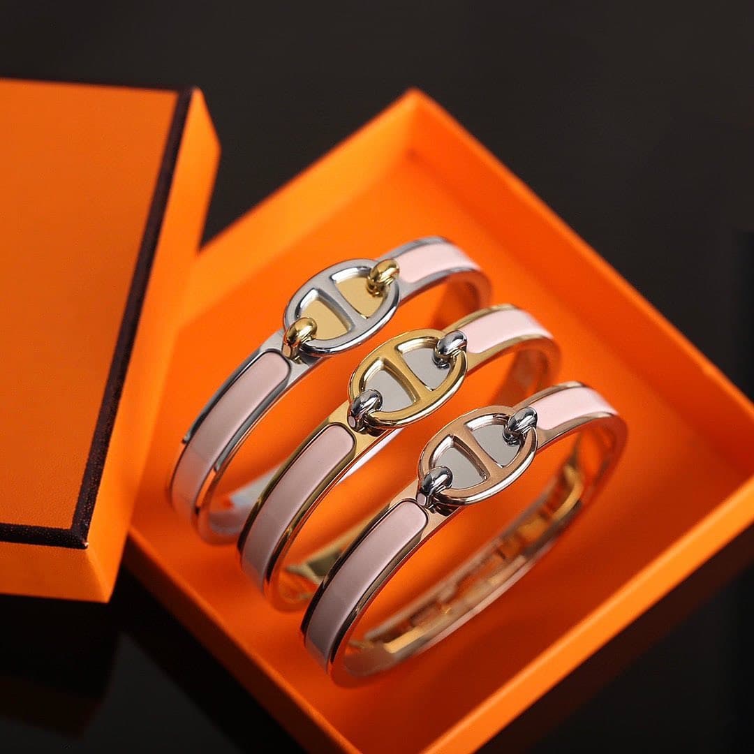 Hermès Pig Nose Bracelet Styling Share 4