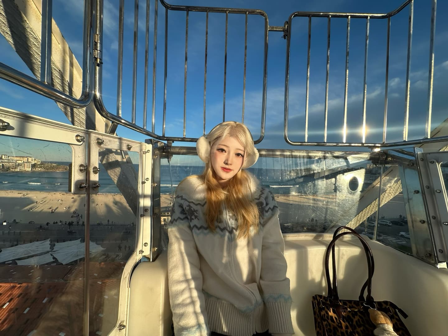 ❄️ ⛸️ ☃️ 🩵 🌊 🦭 🎡 🫎 🌇 🌅 🚏 🎸 ✨ 🐦 🌴 🐧 🏄 🏖️ 📸 👣