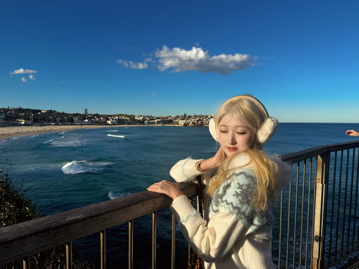 ❄️ ⛸️ ☃️ 🩵 🌊 🦭 🎡 🫎 🌇 🌅 🚏 🎸 ✨ 🐦 🌴 🐧 🏄 🏖️ 📸 👣 5