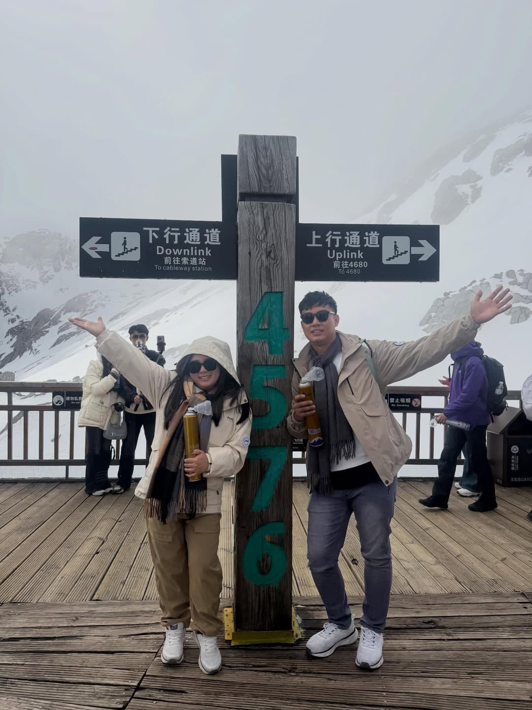 Snowy mountain climbing, a thrilling journey 3