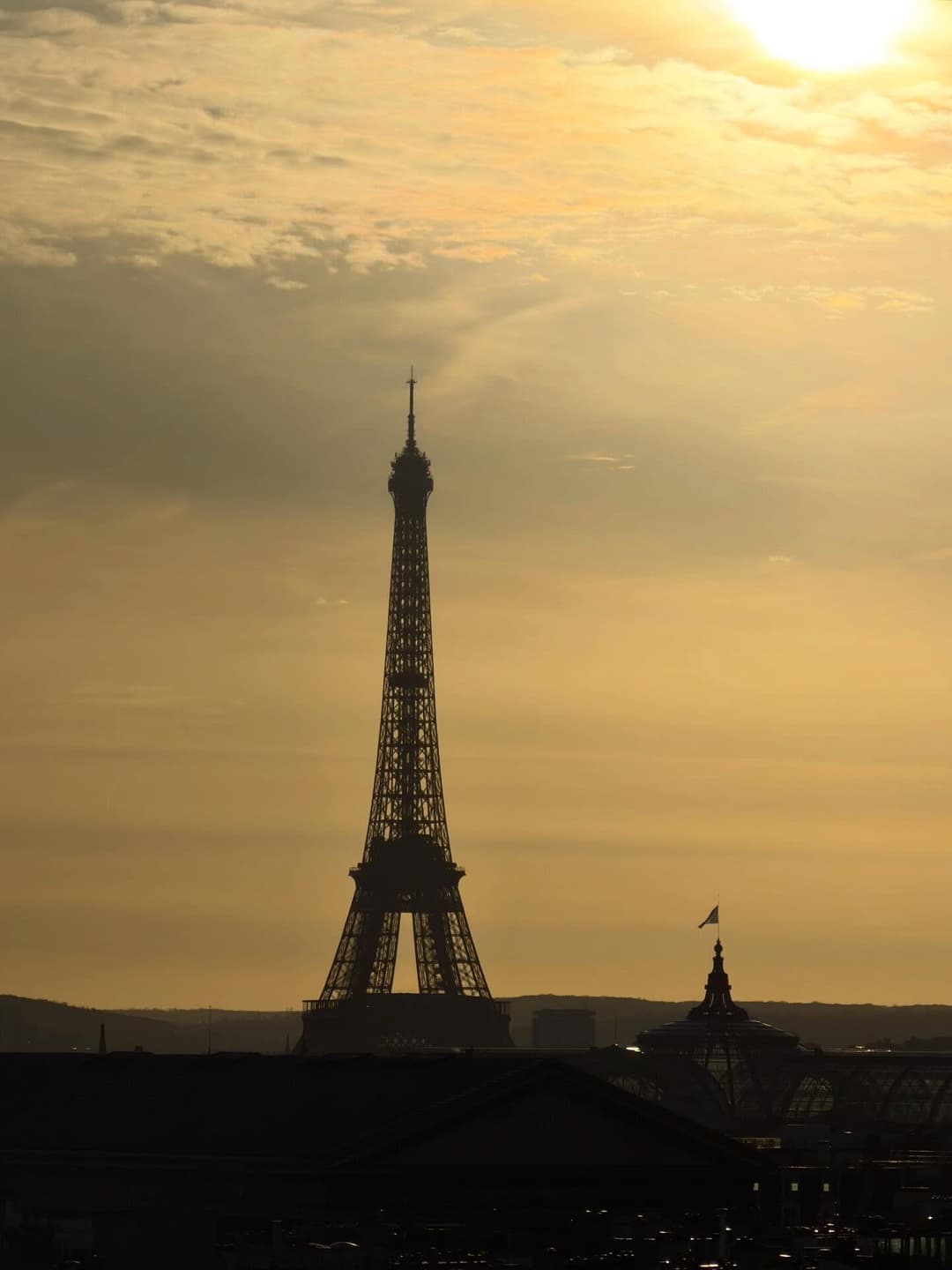 What's romantic Paris without you? 5