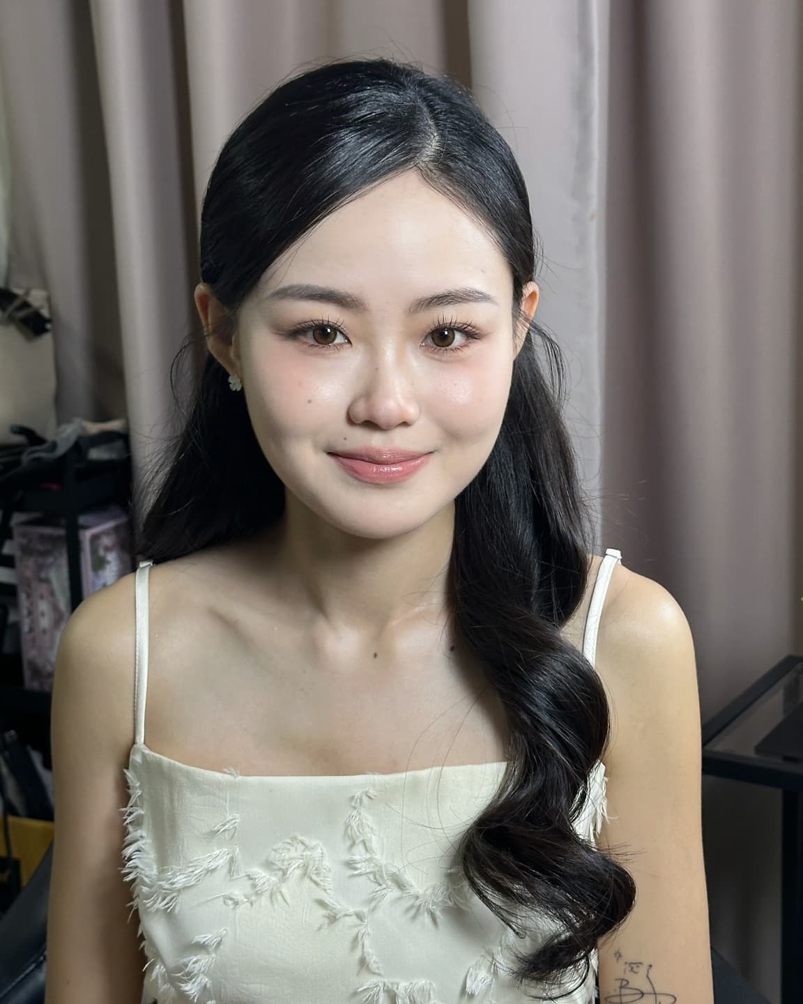 Pale Makeup Look Share 3